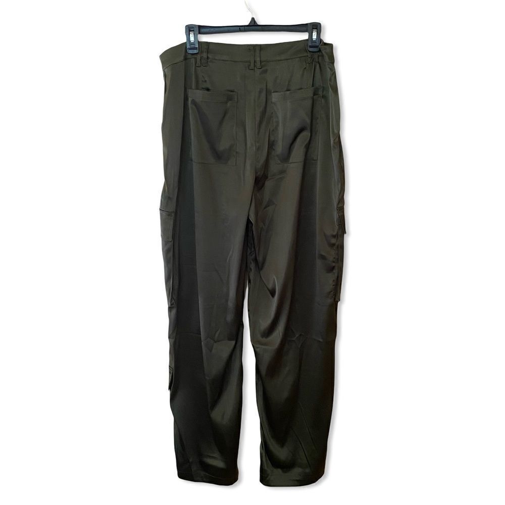 NWT REMI x REVOLVE Sydney Cargo Pant Dark Green satin finish wide leg loose L - Picture 5 of 10